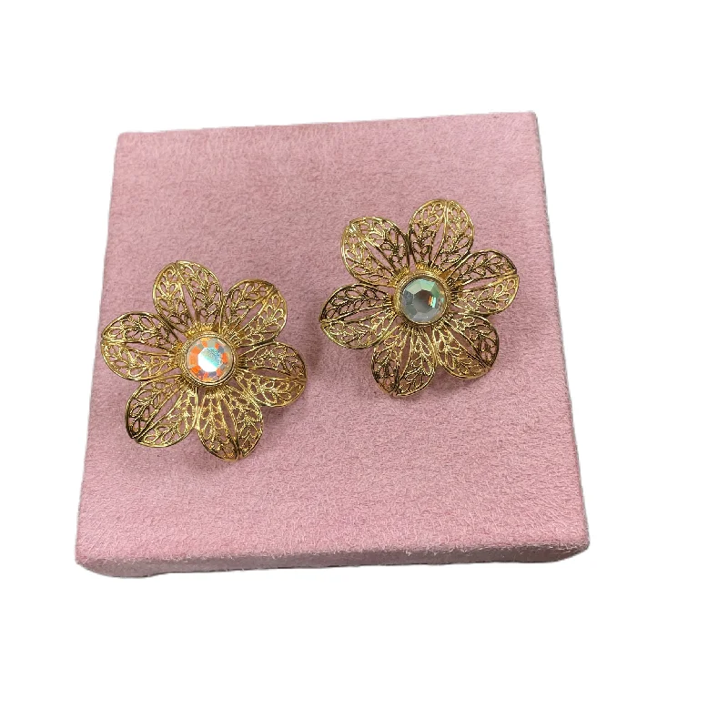 cute earrings for women -Earrings Clip By Cme