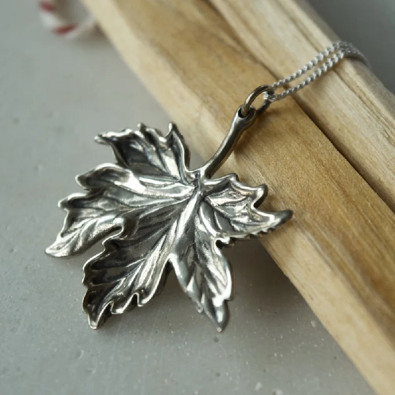 zodiac necklaces for women -Maple Leaf Pendant Necklace