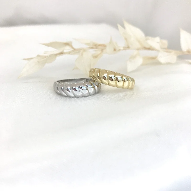 cocktail rings for women -10k Gold Crossiant Ring